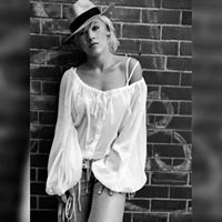 Catherine Potts Photo 19