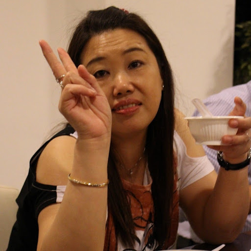 Christina Lau Photo 21