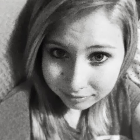 Rachel Garrison Photo 16