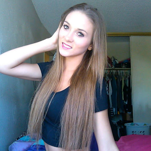 Kathryn Hart Photo 13