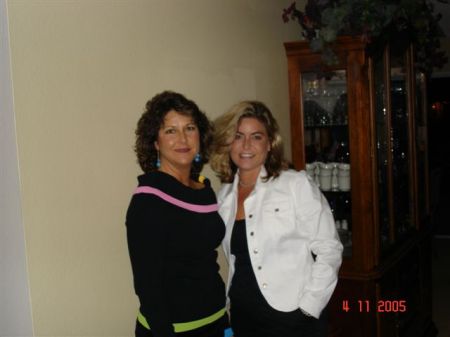 Laura Richardson Photo 27