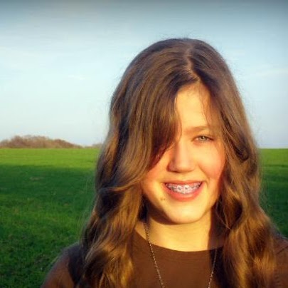 Emily Pearl Photo 14