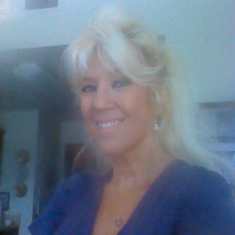 Christie Hunter Photo 23