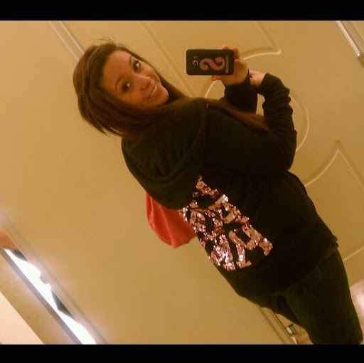 Stephanie Wolfe Photo 10