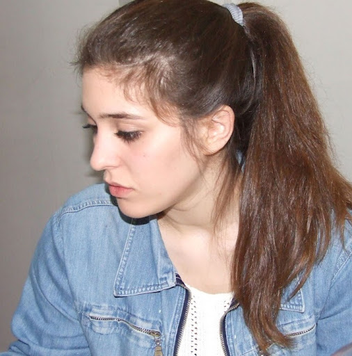 Adriana Esteves Photo 10