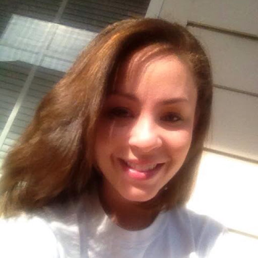Amanda Holbert Photo 20