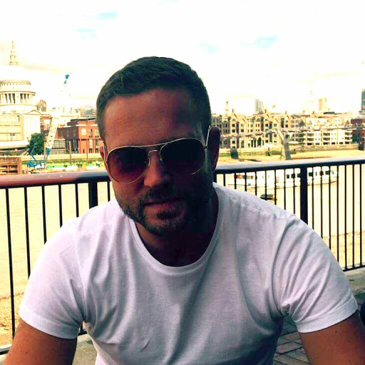 Daniel Holcombe Photo 20