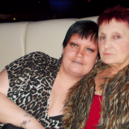 Donna Hart Photo 35