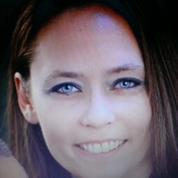 Angela Cummings Photo 18