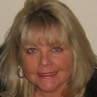 Julie Flannery Photo 18