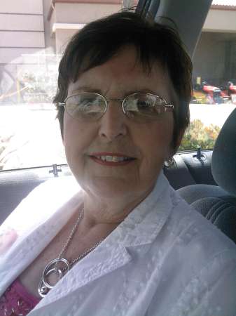 Karen Hunt Photo 15