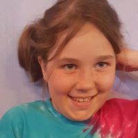 Elizabeth Harmon Photo 31