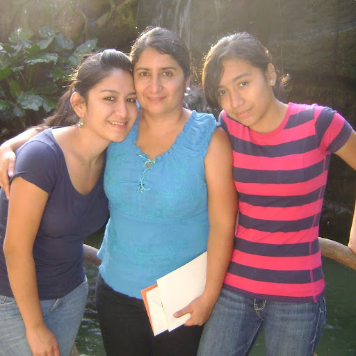 Teresa Morales Photo 8