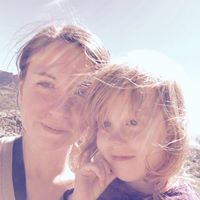 Laura Hobbs Photo 40