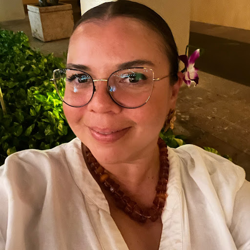 Elisa Gomez Photo 28