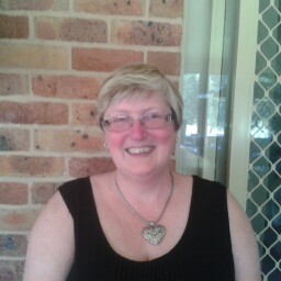 Louise Marshall Photo 19