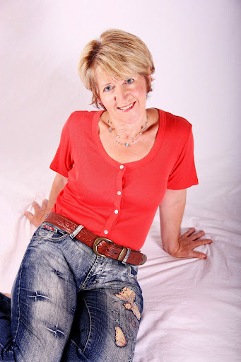Diane Rhodes Photo 11