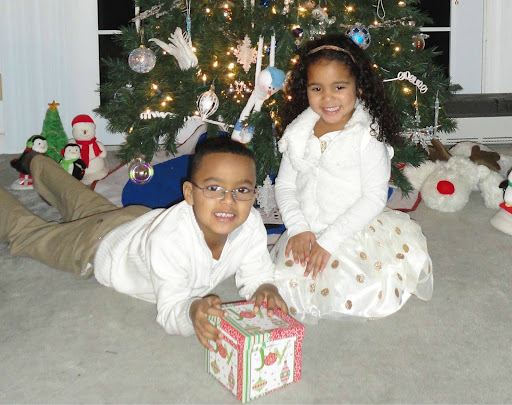 Jennifer Goins Photo 37