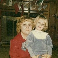 Elaine Taylor Photo 25