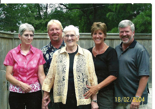 Dianne Anderson Photo 45