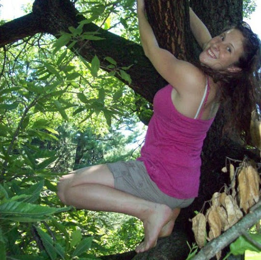 Hillary Adams Photo 22