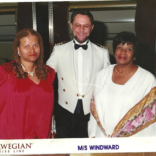 Thelma White Photo 16