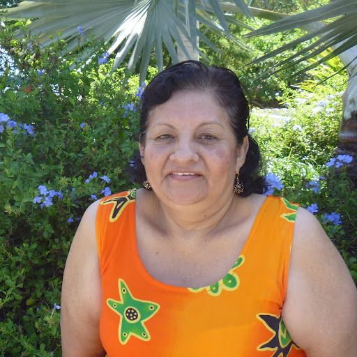 Elsa Robles Photo 35