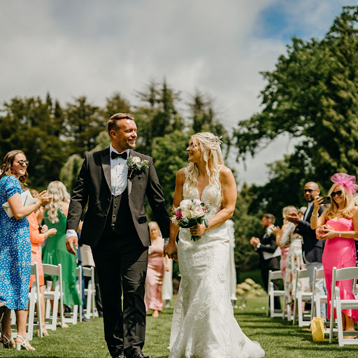 Sally Thompson Photo 26