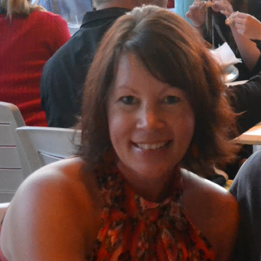 Christine Lindsay Photo 10