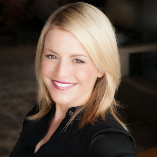 Julie Simpson Photo 7