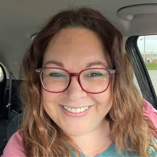 Kelly Wolfe Photo 17