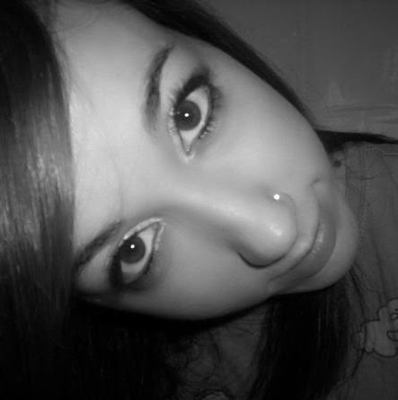 Julia Welch Photo 41