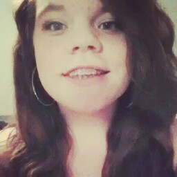 Holly Woods Photo 13