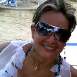 Ana Saenz Photo 16