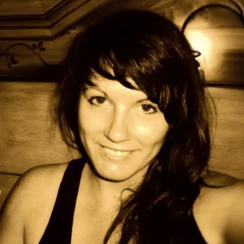 Julia Maurer Photo 23