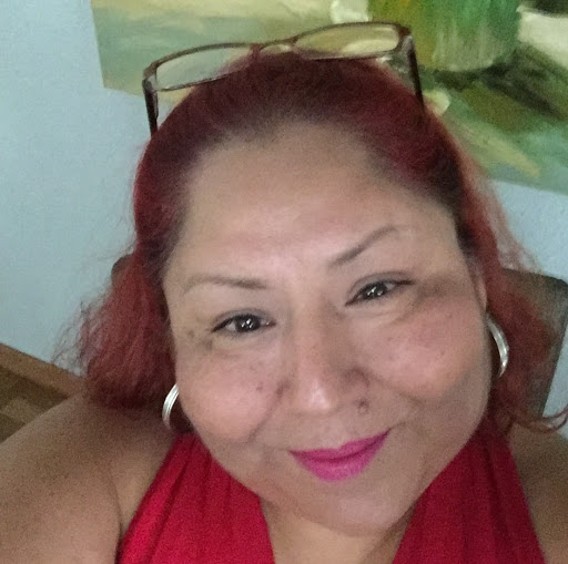 Julia Estrada Photo 18