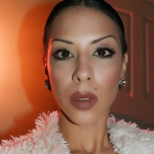 Angela Delgado Photo 23