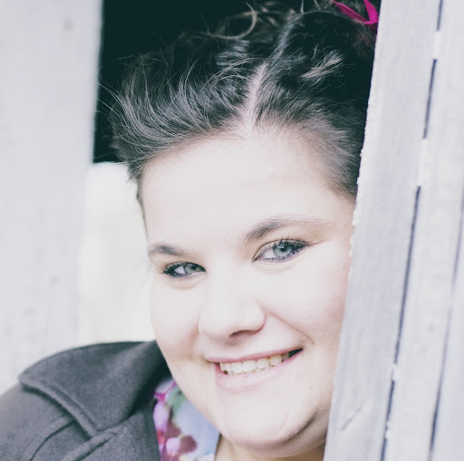 Anna Ewing Photo 37