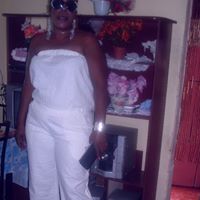 Claudia Dixon Photo 8