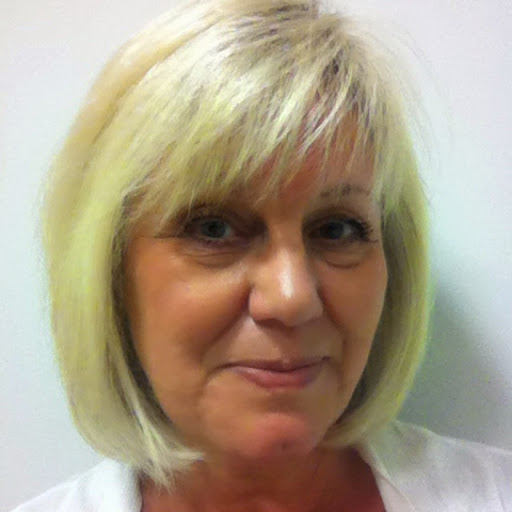 Elaine Cooke Photo 10