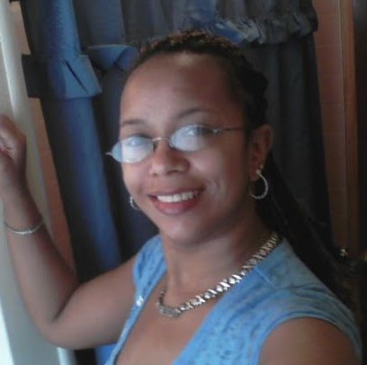 Renee Simmons Photo 33