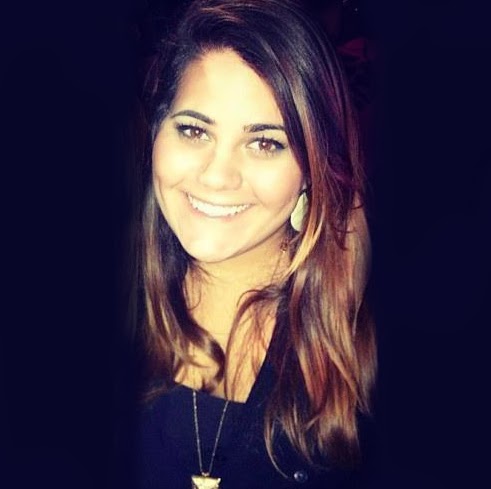 Emily Sanders Photo 33