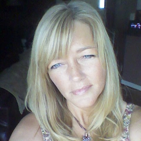 Sandra Rhodes Photo 25