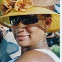 Julie Valentine Photo 27