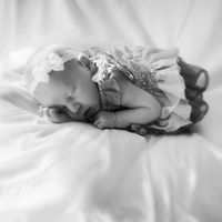 Sarah Frederick Photo 32