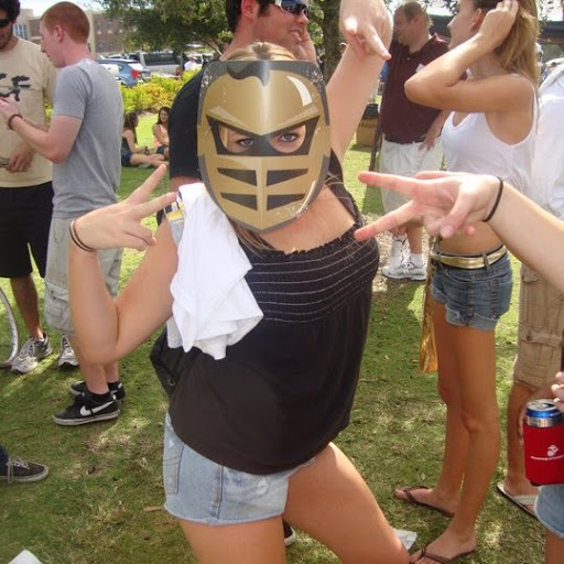 Danielle Taylor Photo 8