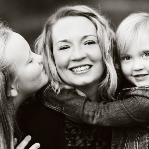 Kristin Rhoads Photo 14