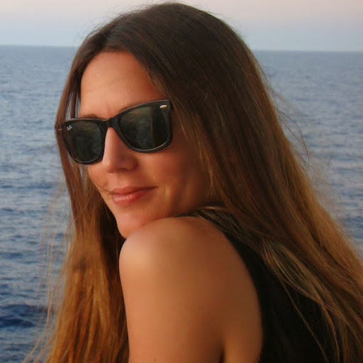 Victoria Maxwell Photo 26