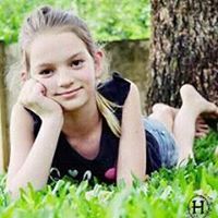 Rachel Kuhn Photo 15