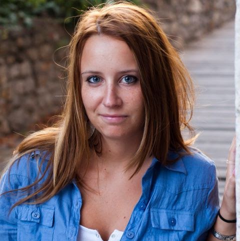Andrea Walter Photo 14